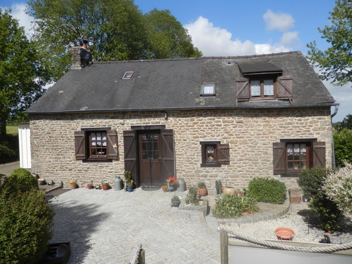 La Petite Cretouffiere - Naturiste Accommodation - Adult Only Colombiers-du-Plessis Esterno foto